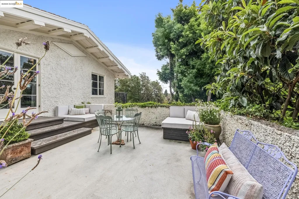 305 The Uplands Berkeley CA 94705