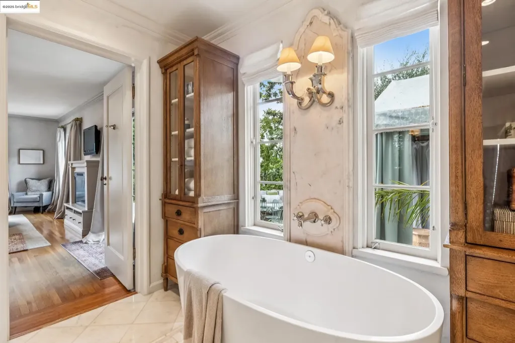 305 The Uplands Berkeley CA 94705