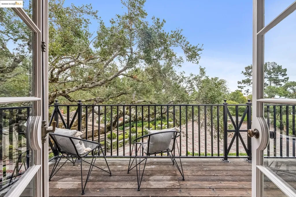 305 The Uplands Berkeley CA 94705