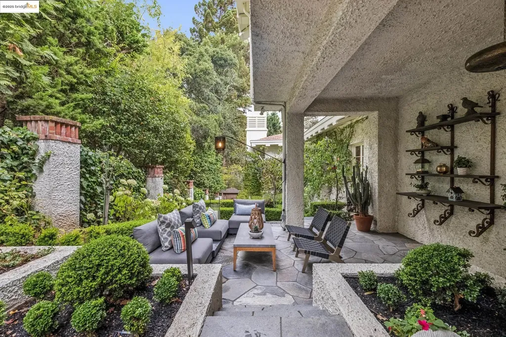 305 The Uplands Berkeley CA 94705