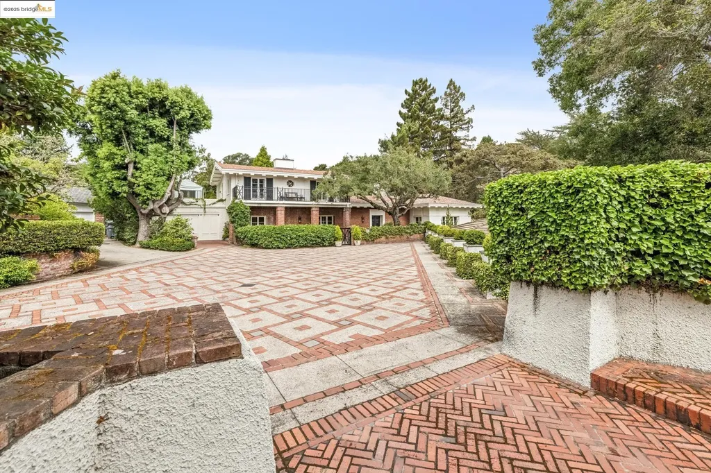 305 The Uplands Berkeley CA 94705