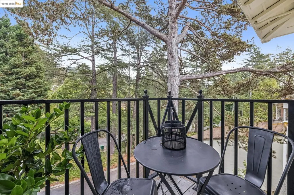 305 The Uplands Berkeley CA 94705