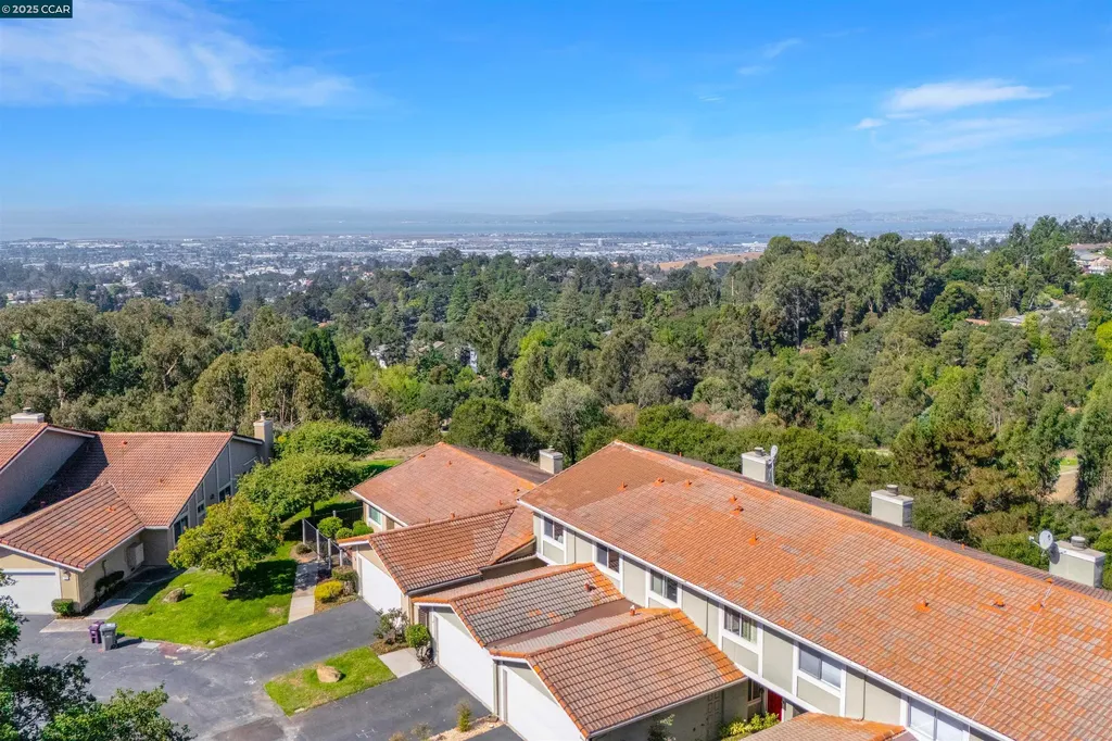 141 Mountain Valley Street Oakland CA 94605