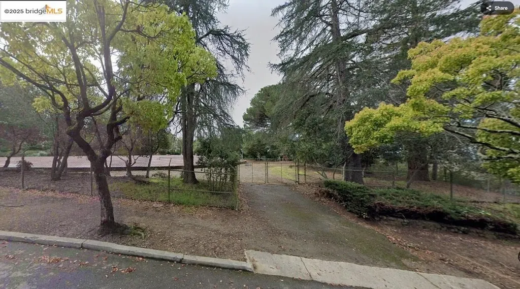 0 Bullard Drive Oakland CA 94611