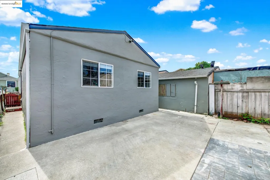 2125 102nd Avenue Oakland CA 94603