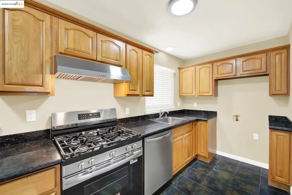 2125 102nd Avenue Oakland CA 94603