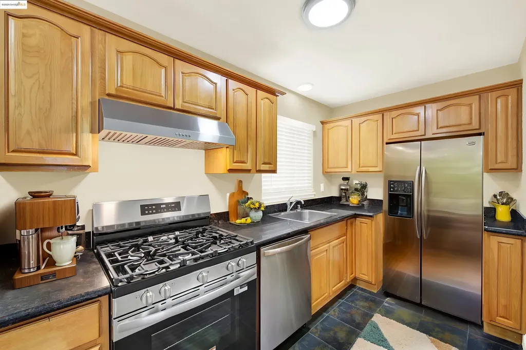 2125 102nd Avenue Oakland CA 94603