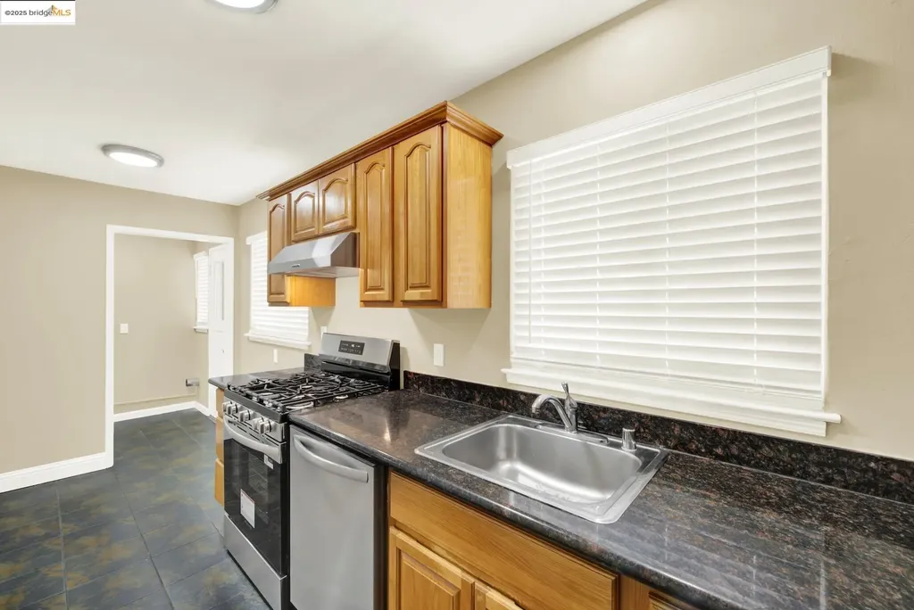 2125 102nd Avenue Oakland CA 94603