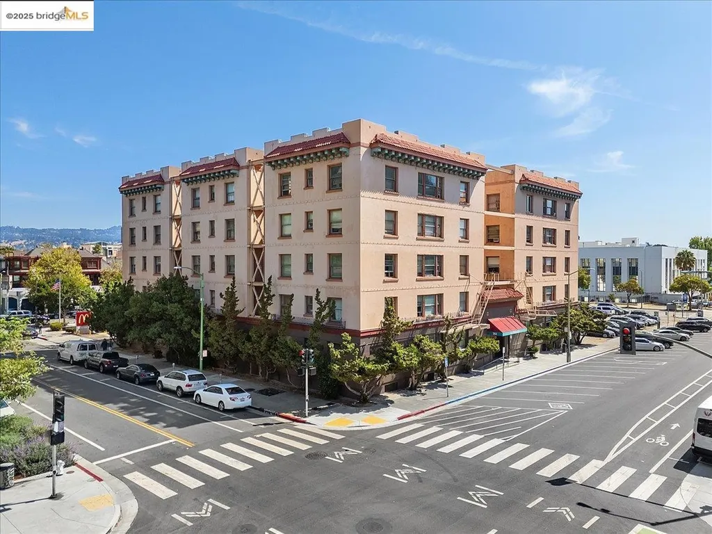 Oakland CA, 184 13TH Street