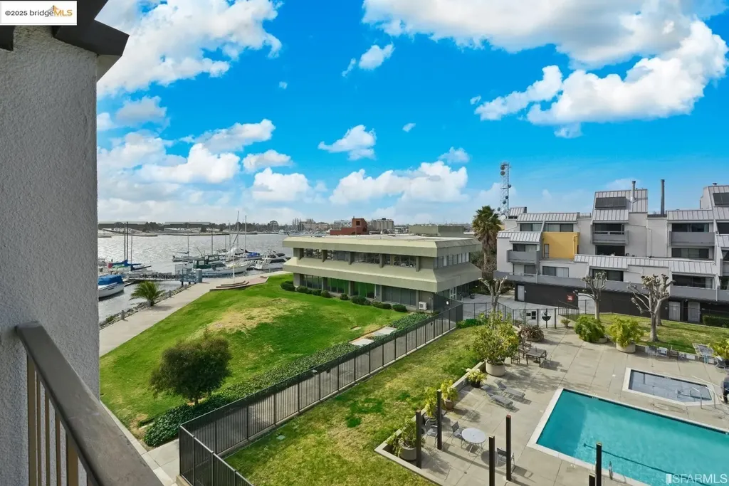 1 Embarcadero Oakland CA 94607