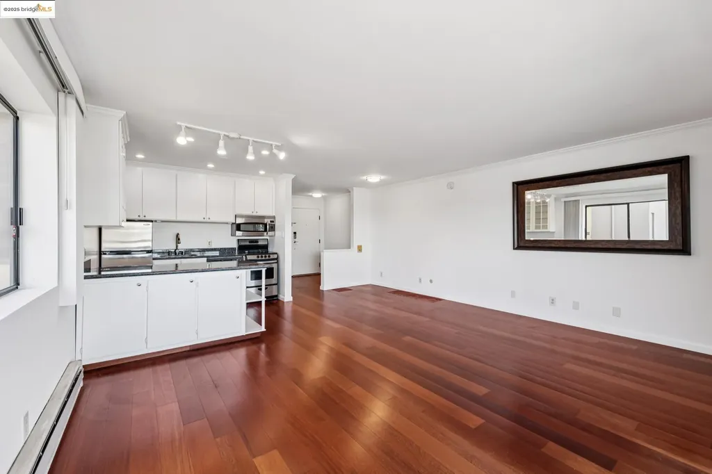 1 Embarcadero Oakland CA 94607
