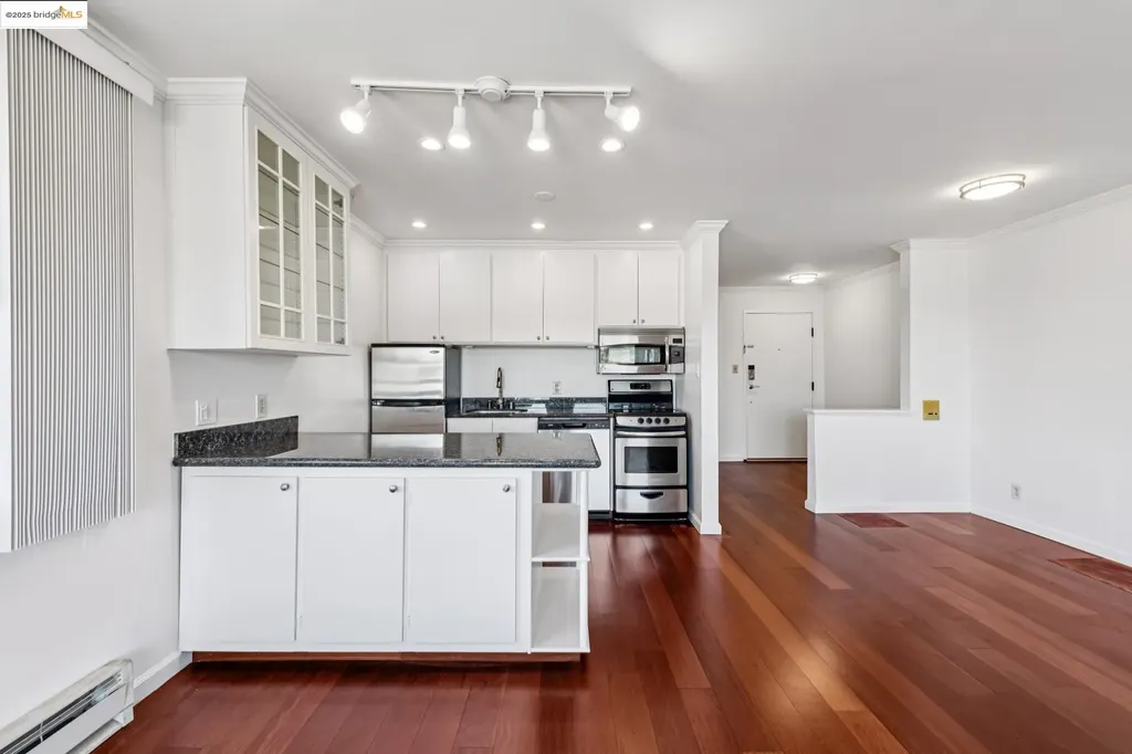 1 Embarcadero Oakland CA 94607