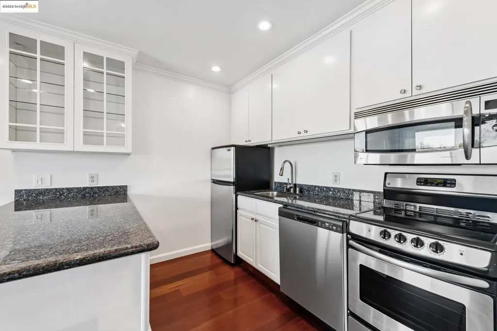 1 Embarcadero Oakland CA 94607