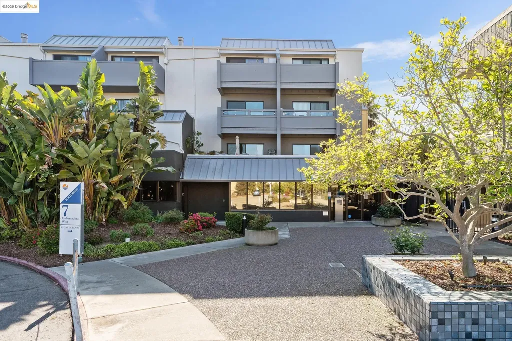1 Embarcadero Oakland CA 94607