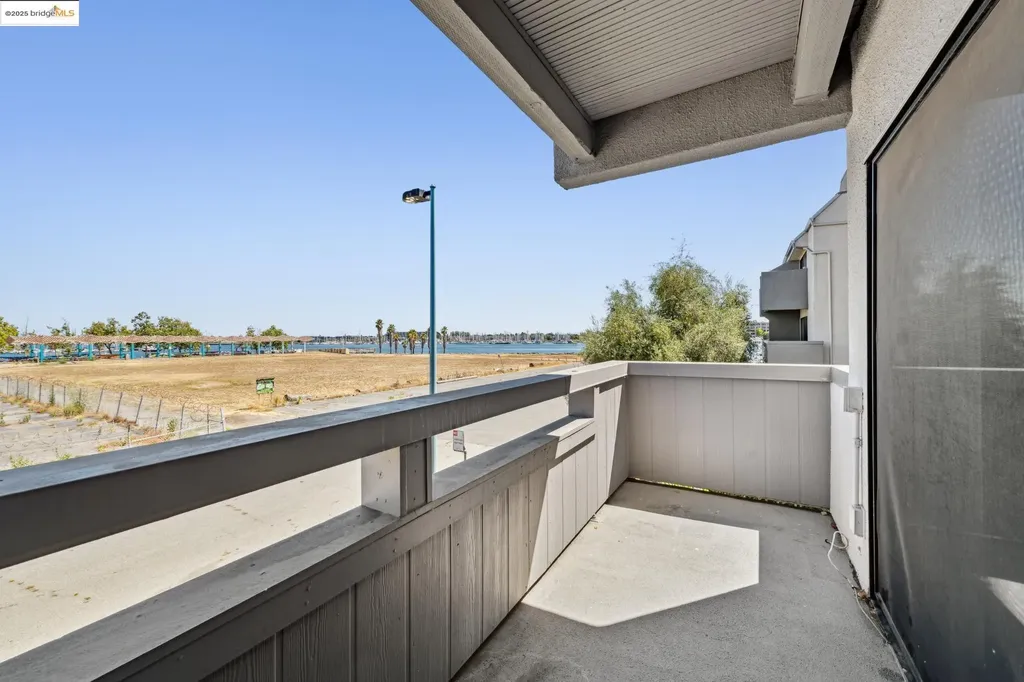 1 Embarcadero Oakland CA 94607