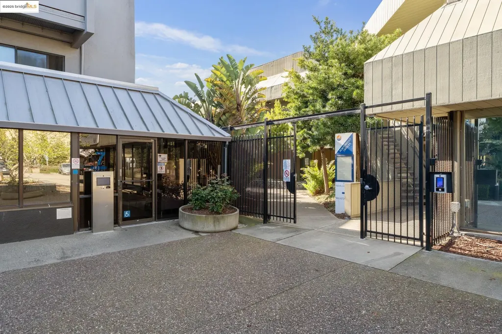 1 Embarcadero Oakland CA 94607