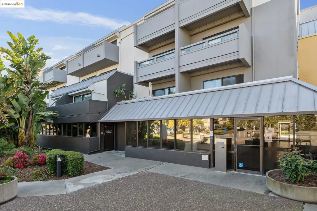 1 Embarcadero Oakland CA 94607