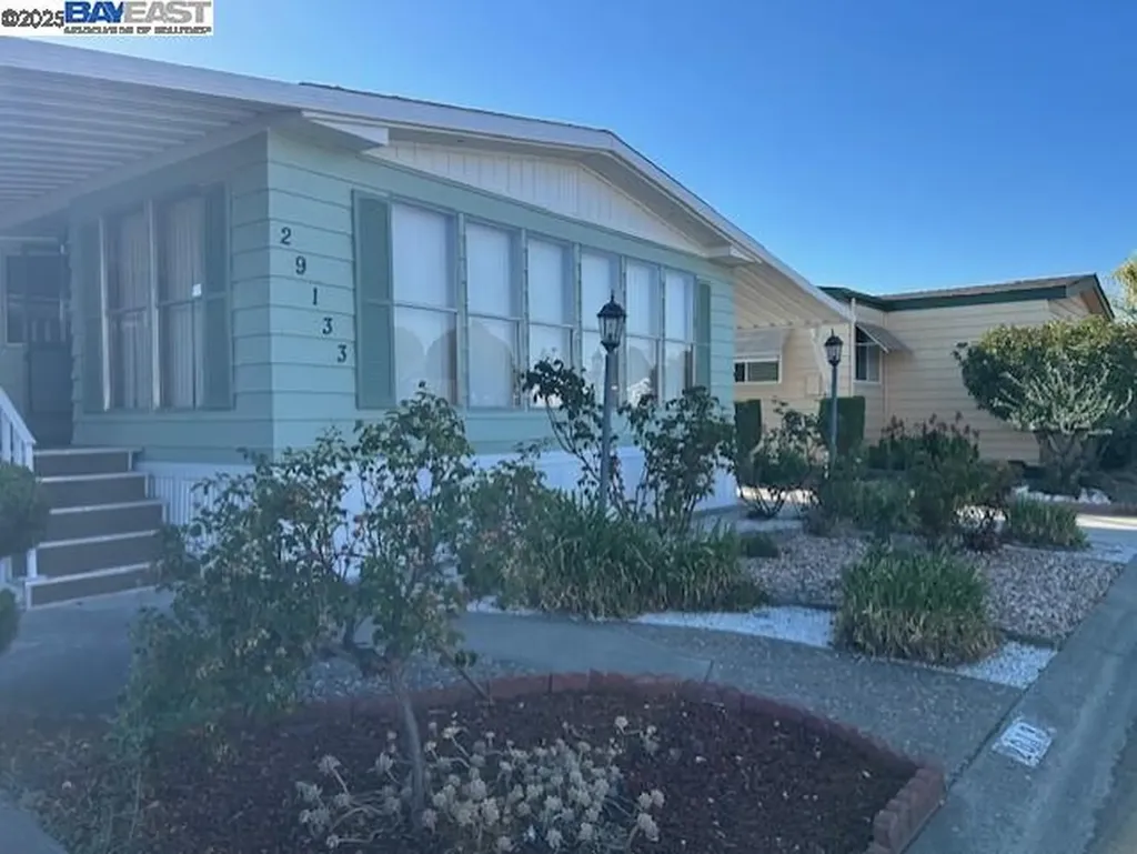 29133 De La Cruz Road Hayward CA 94544