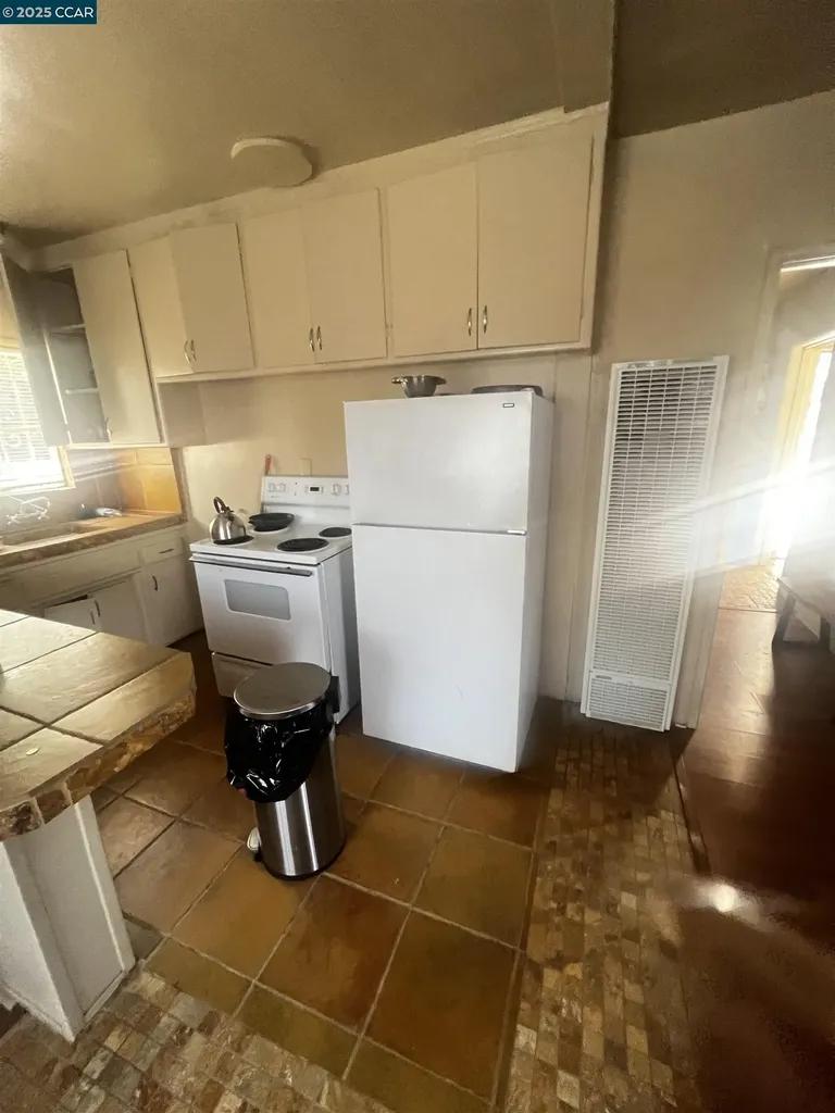 1161 64th Street Oakland CA 94608