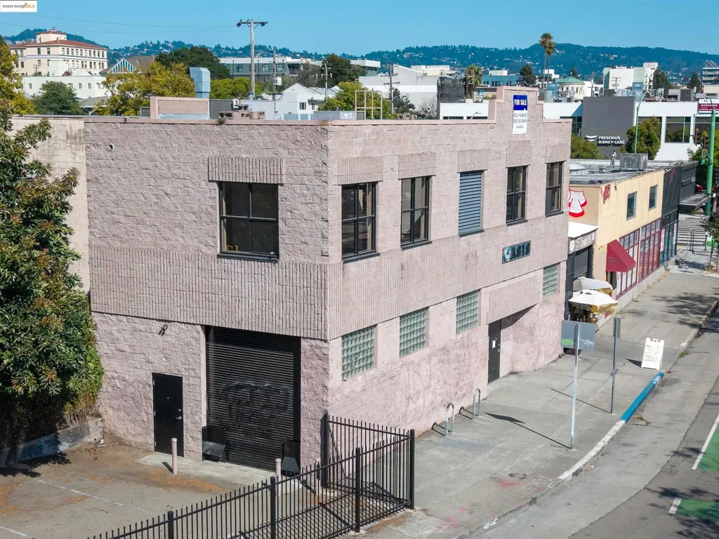 520 520 27th Street Oakland CA 94612