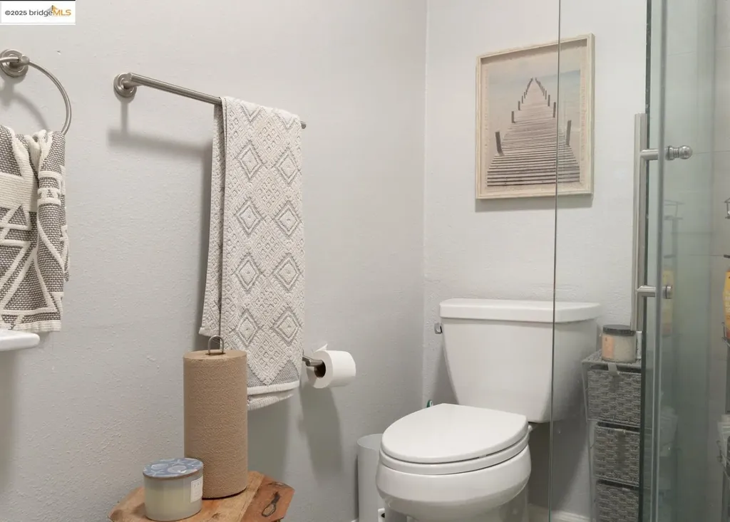 2816 Viola Street Oakland CA 94619