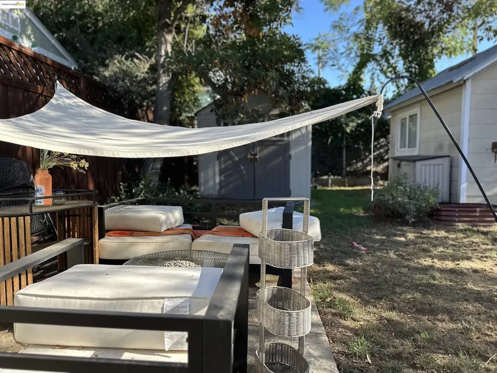 2816 Viola Street Oakland CA 94619