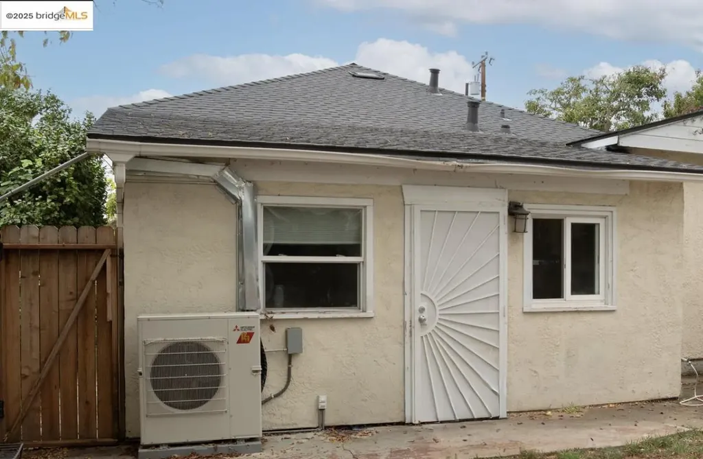 2816 Viola Street Oakland CA 94619