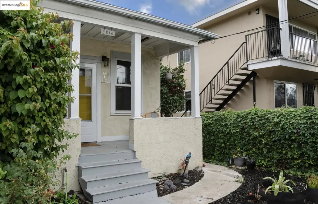 2816 Viola Street Oakland CA 94619