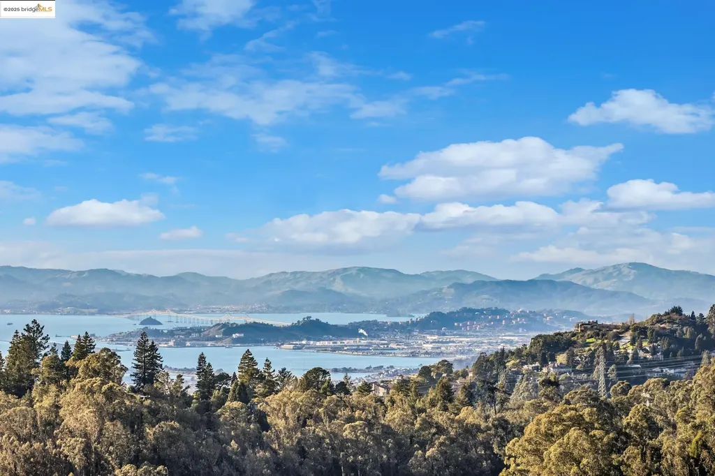 58 Villanova Drive Oakland CA 94611