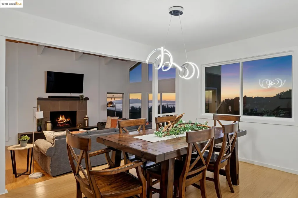 58 Villanova Drive Oakland CA 94611