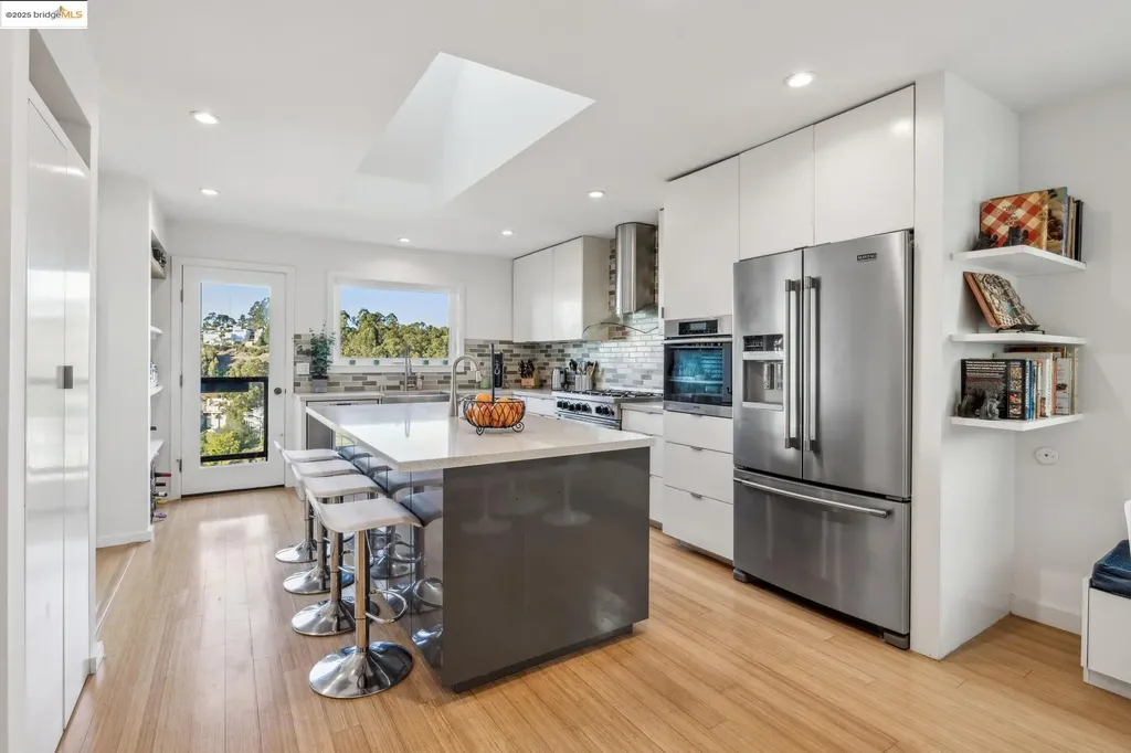 58 Villanova Drive Oakland CA 94611