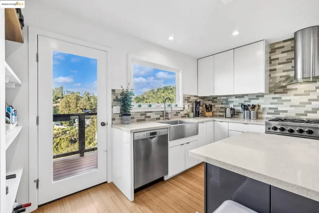 58 Villanova Drive Oakland CA 94611