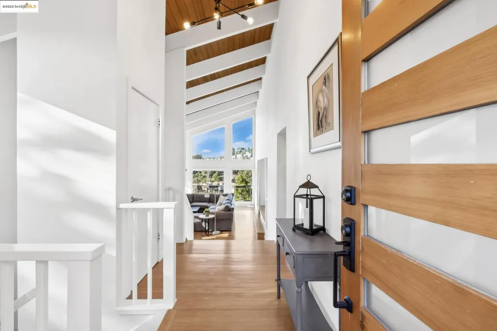 58 Villanova Drive Oakland CA 94611