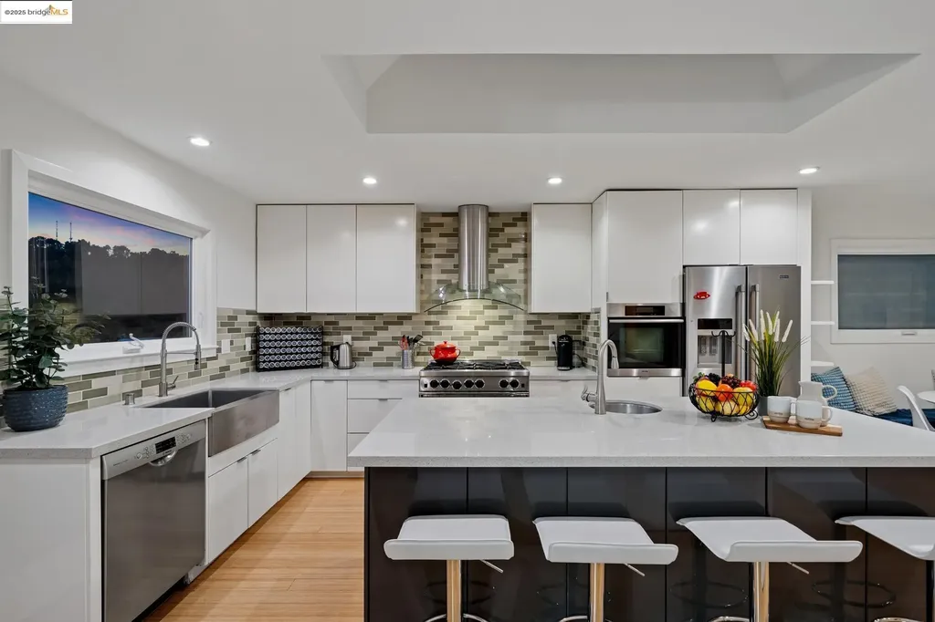 58 Villanova Drive Oakland CA 94611