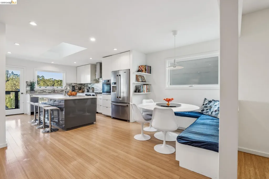 58 Villanova Drive Oakland CA 94611