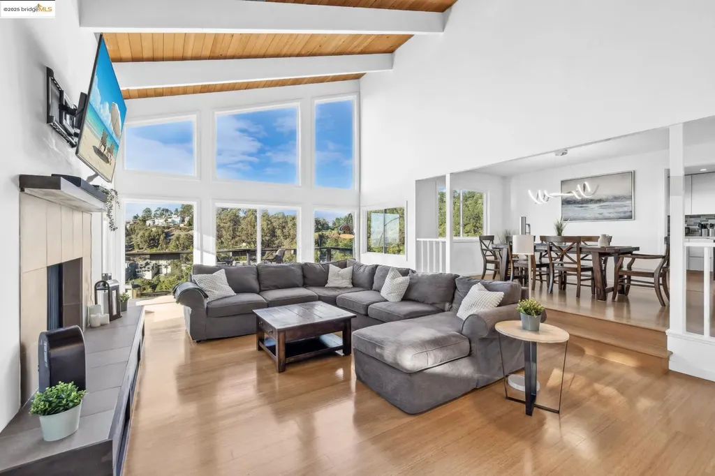 58 Villanova Drive Oakland CA 94611