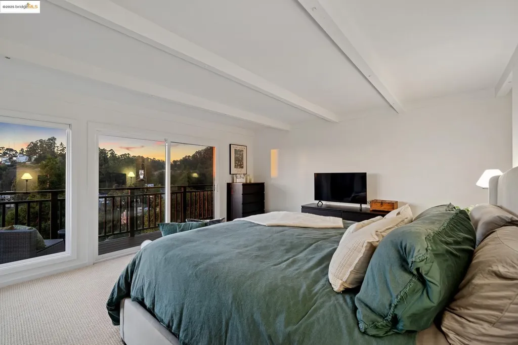 58 Villanova Drive Oakland CA 94611