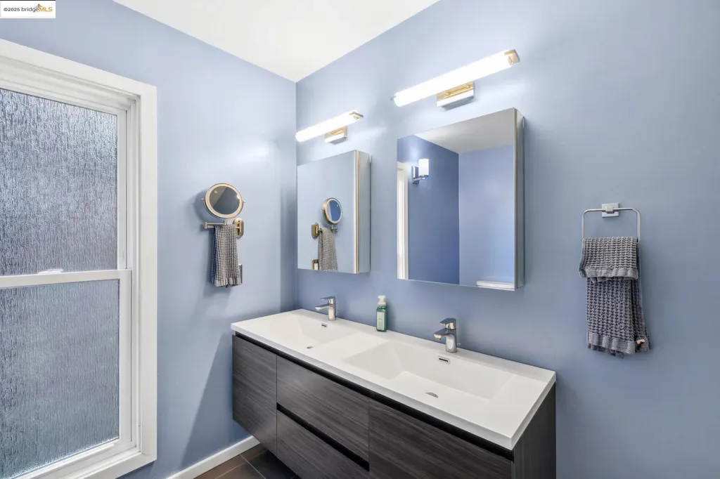 58 Villanova Drive Oakland CA 94611