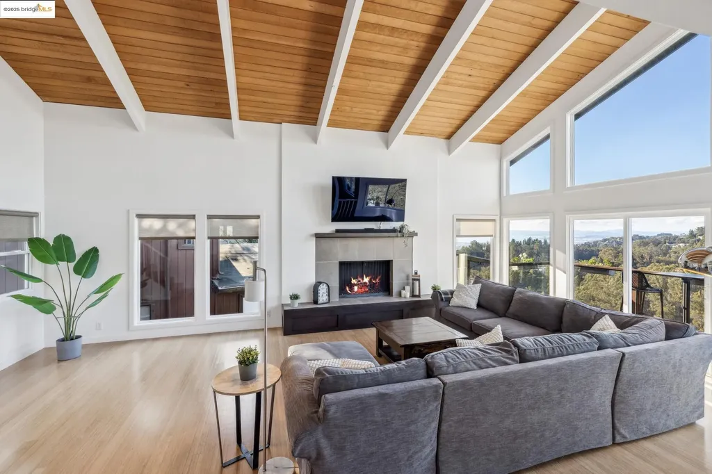 58 Villanova Drive Oakland CA 94611