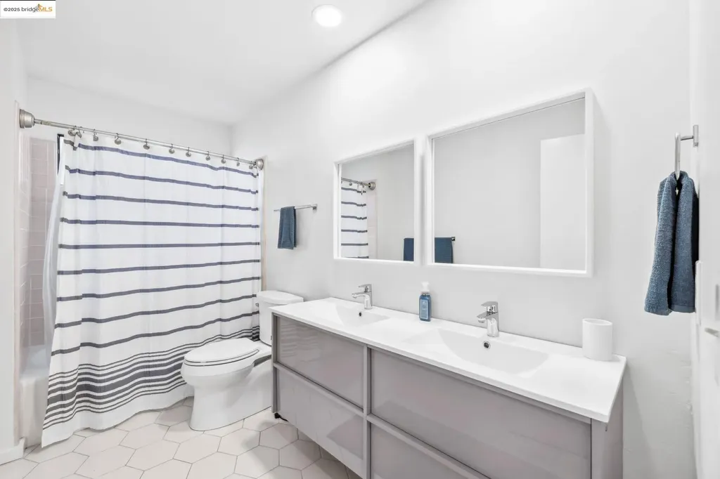 58 Villanova Drive Oakland CA 94611