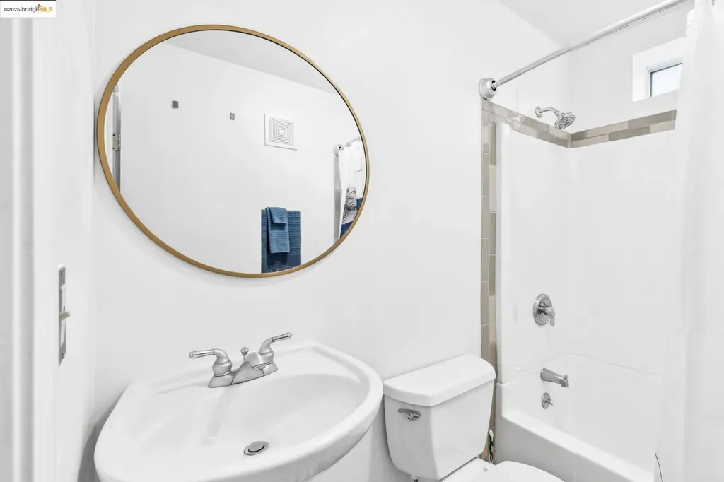 58 Villanova Drive Oakland CA 94611