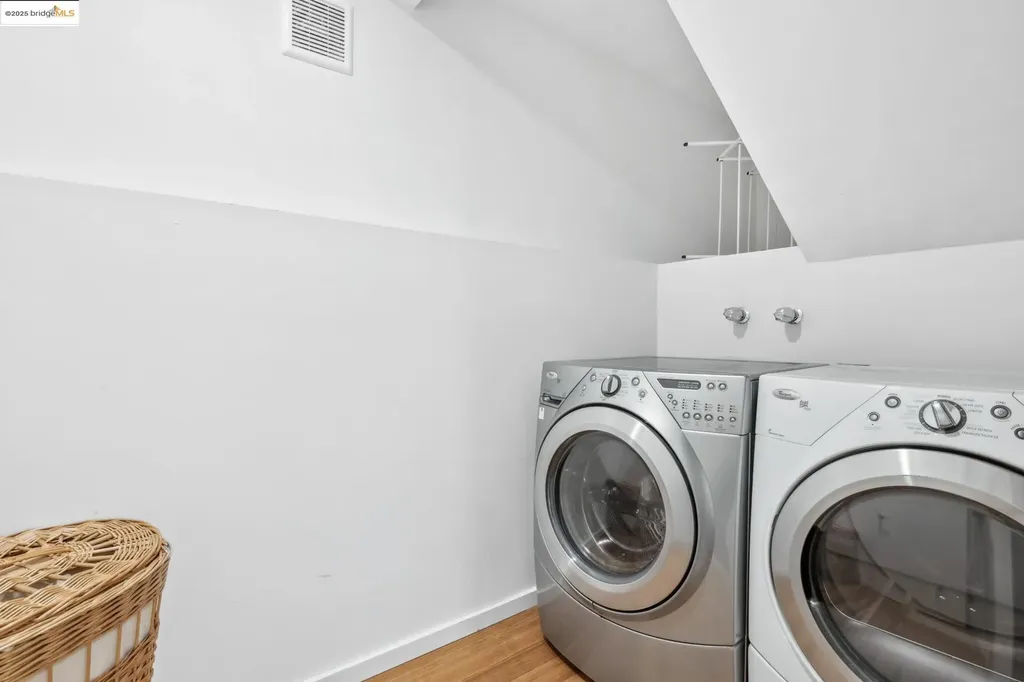 58 Villanova Drive Oakland CA 94611