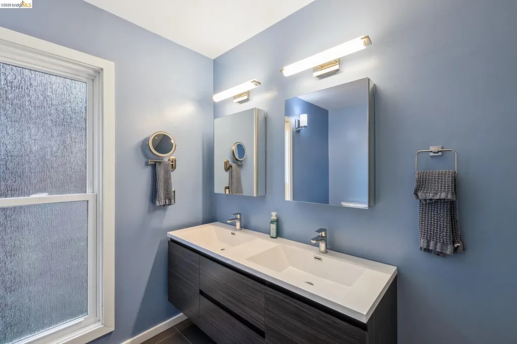 58 Villanova Drive Oakland CA 94611