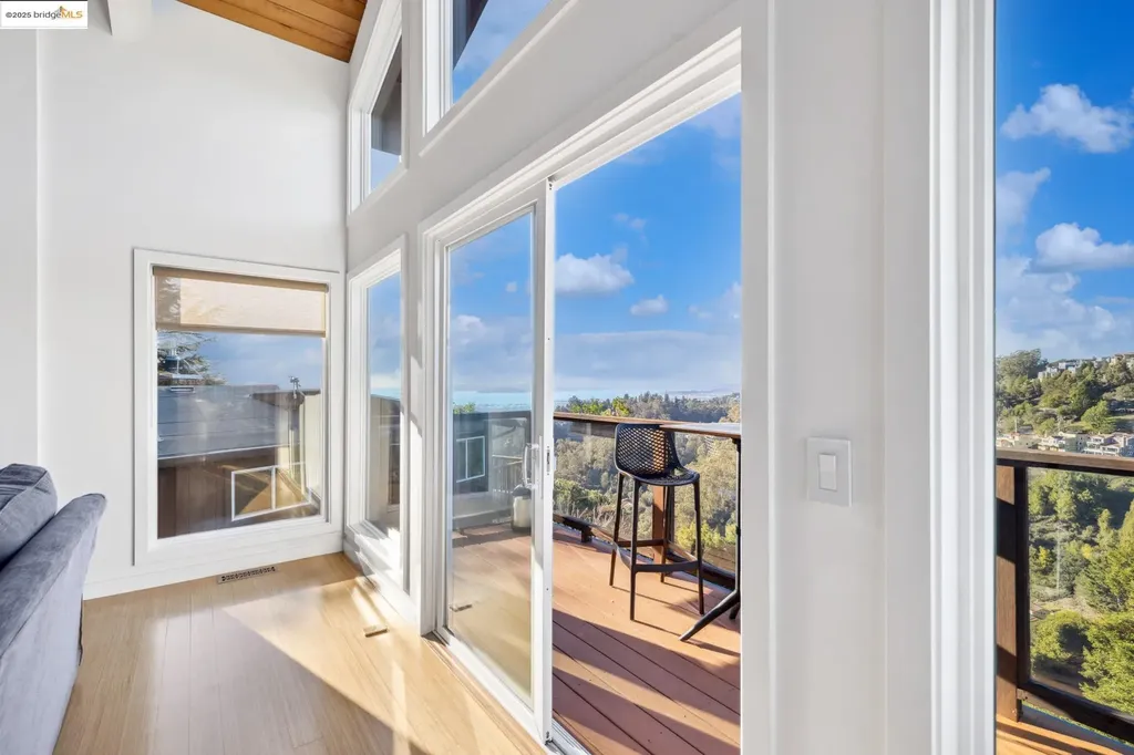 58 Villanova Drive Oakland CA 94611