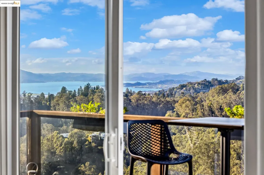 58 Villanova Drive Oakland CA 94611