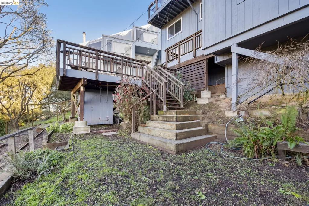58 Villanova Drive Oakland CA 94611