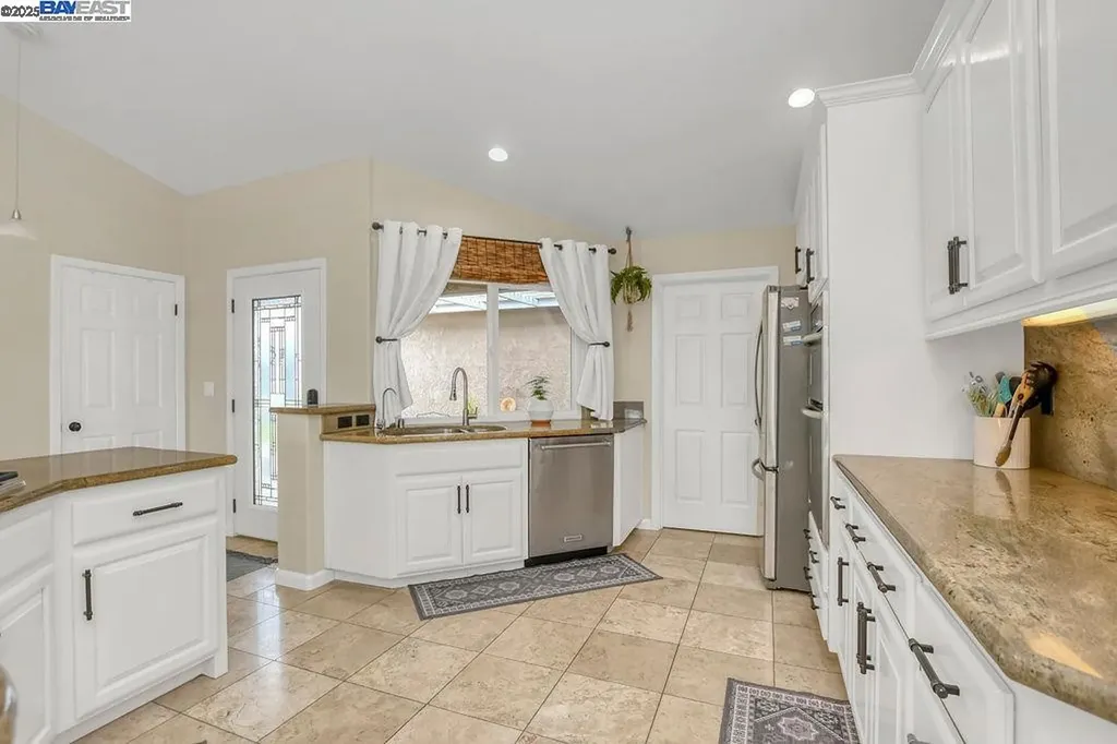 1864 Dune Point Way Discovery Bay CA 94505