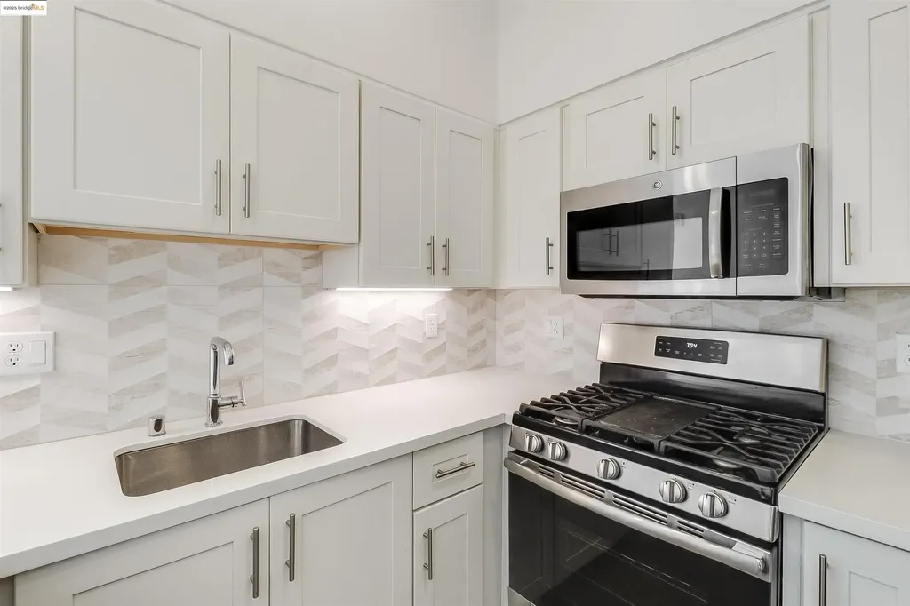 410 Webster Street Oakland CA 94607