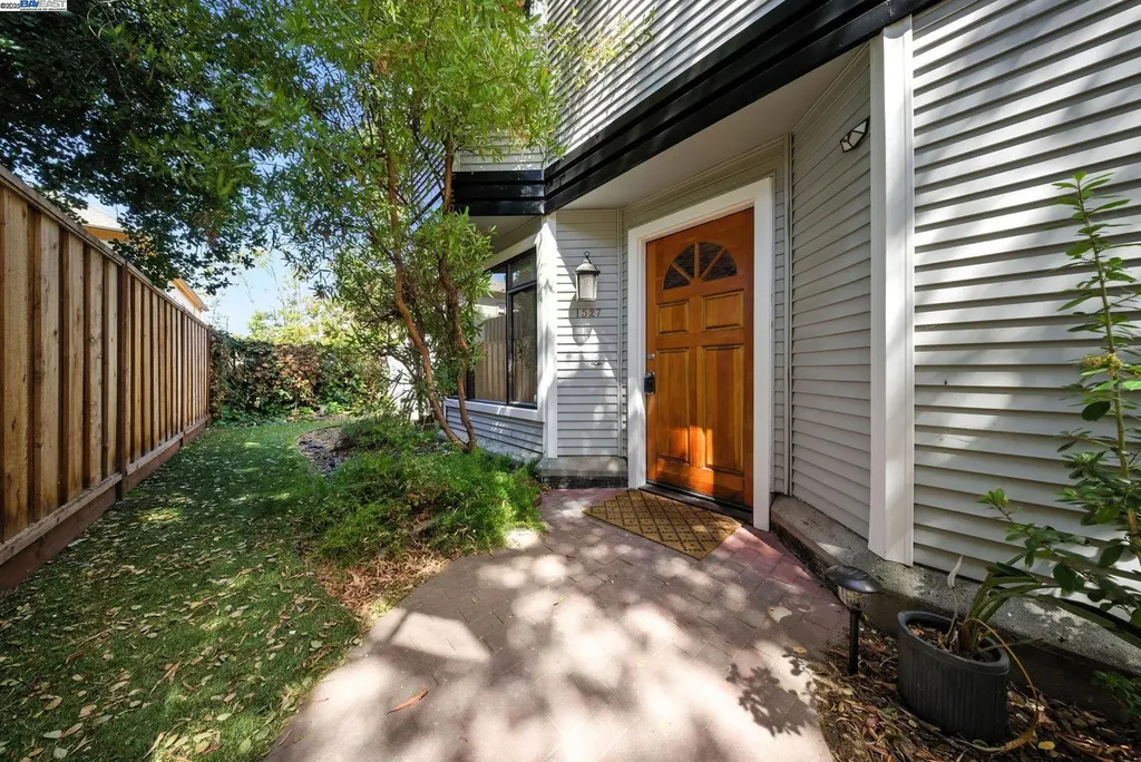 1523 Verdi Street Alameda CA 94501