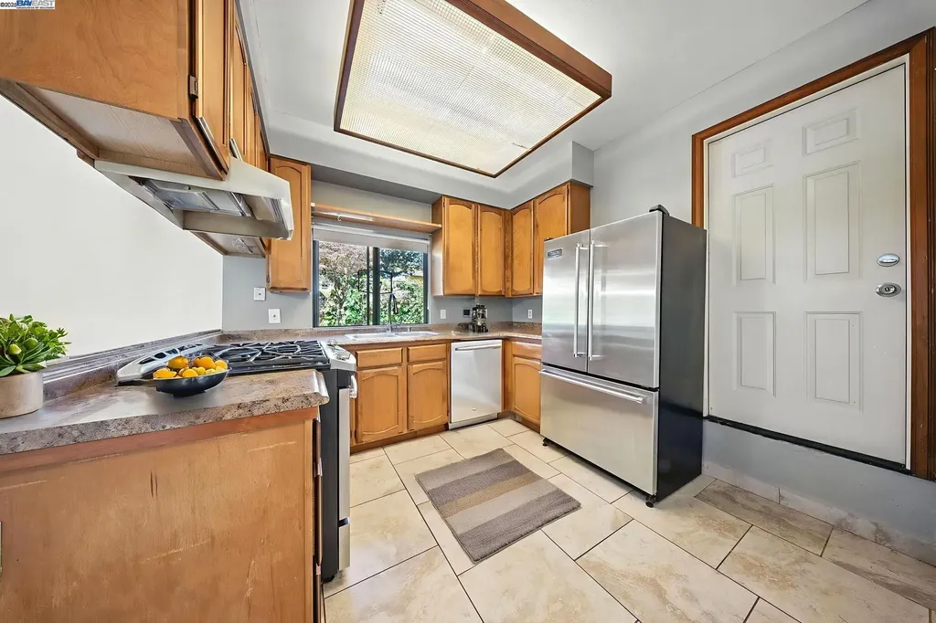 1523 Verdi Street Alameda CA 94501